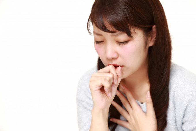 逆流性食道炎で咳・酸っぱい｜食道に漏れた、胃酸が気管支に入るのを防ぐ